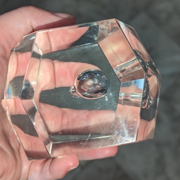 Petite, Mid-Century Modern, faceted crystal "Orchid" bud vase by Timo Sarpaneva - Picture 7 of 14